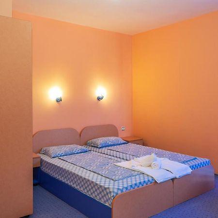 Dara Hotel Primorsko Bagian luar foto