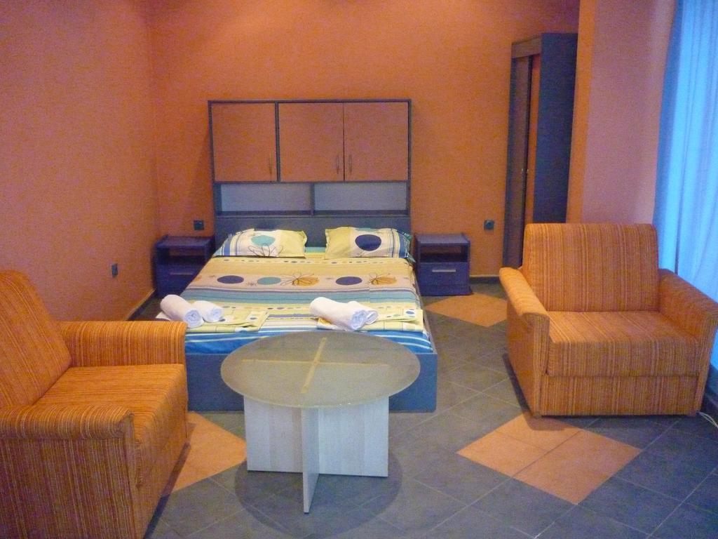 Dara Hotel Primorsko Bagian luar foto