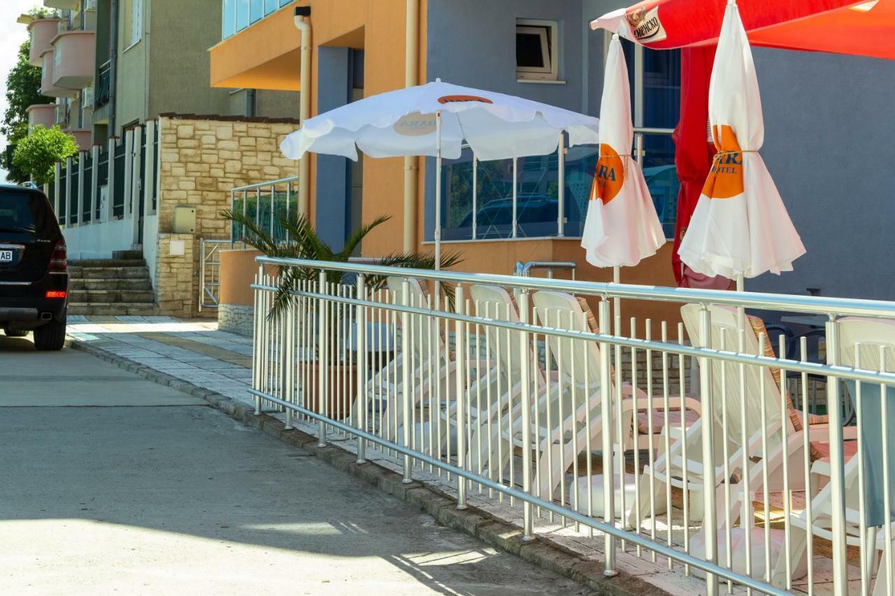 Dara Hotel Primorsko Bagian luar foto