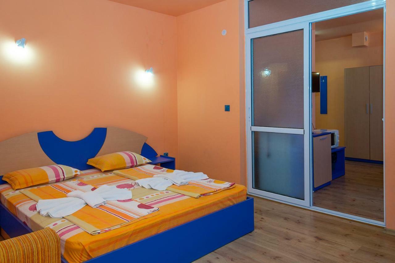 Dara Hotel Primorsko Bagian luar foto